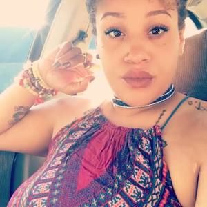 Meet your Posher, Aisha